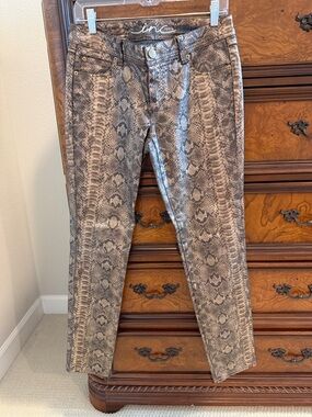 INC International Concepts Snakeskin Print Skinny Jeans Size 6 Metallic